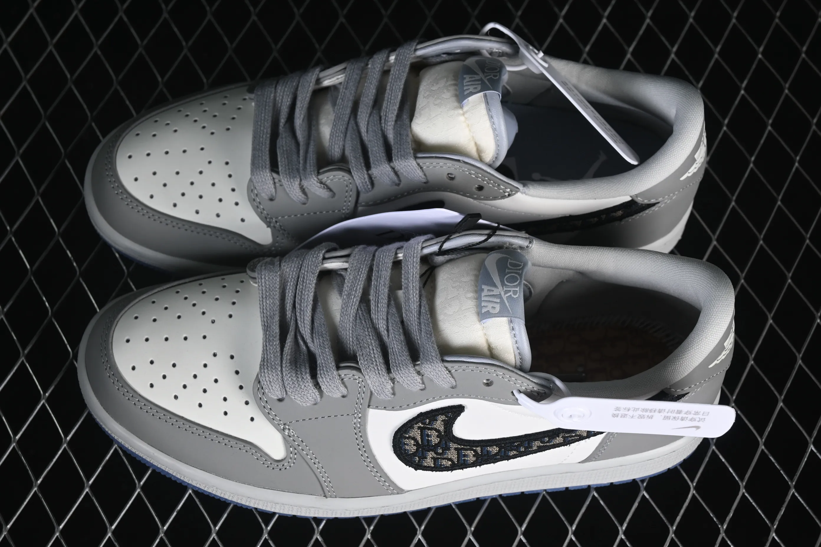 All categories Air Jordan Jordan series basketball shoes Air Jordan 1 Low Dior x Air Jordan 1 Low AJ1 Joe 1 Dior joint white gray low top CN8608-002